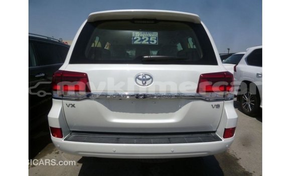 Buy Import Toyota Land Cruiser White Car in Import - Dubai in Kampot Province Buy Import Toyota Land Cruiser White Car in Import - Dubai in Kampot Province