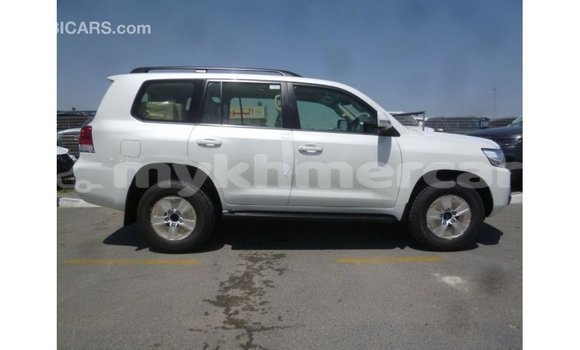 Buy Import Toyota Land Cruiser White Car in Import - Dubai in Kampot Province Buy Import Toyota Land Cruiser White Car in Import - Dubai in Kampot Province