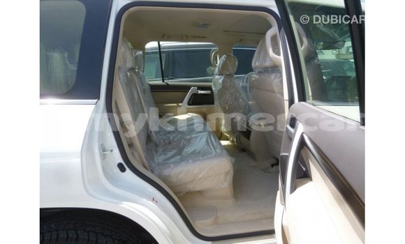 Buy Import Toyota Land Cruiser White Car in Import - Dubai in Kampot Province Buy Import Toyota Land Cruiser White Car in Import - Dubai in Kampot Province