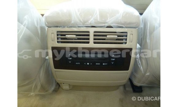 Buy Import Toyota Land Cruiser White Car in Import - Dubai in Kampot Province Buy Import Toyota Land Cruiser White Car in Import - Dubai in Kampot Province
