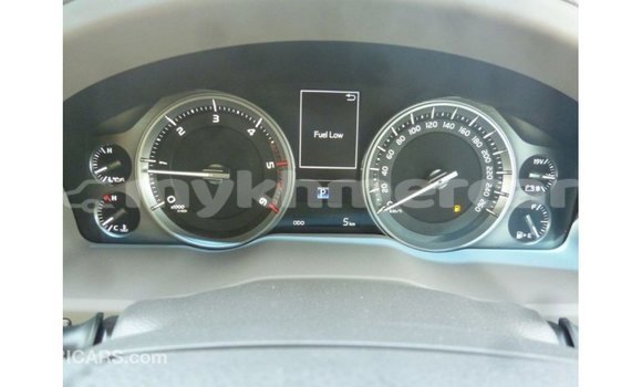 Buy Import Toyota Land Cruiser White Car in Import - Dubai in Kampot Province Buy Import Toyota Land Cruiser White Car in Import - Dubai in Kampot Province