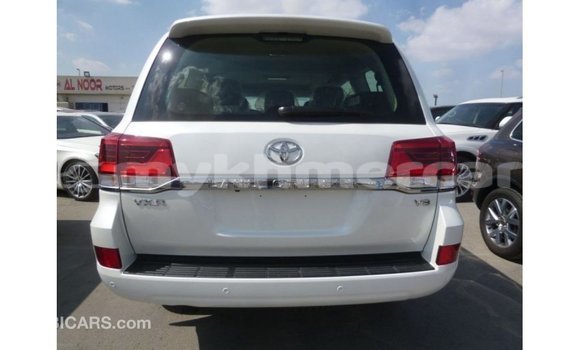 ទិញ នាំចូល Toyota Land Cruiser White ឡាន} ក្នុង Import - Dubai ក្នុង Kampot Province ទិញ នាំចូល Toyota Land Cruiser White ឡាន} ក្នុង Import - Dubai ក្នុង Kampot Province
