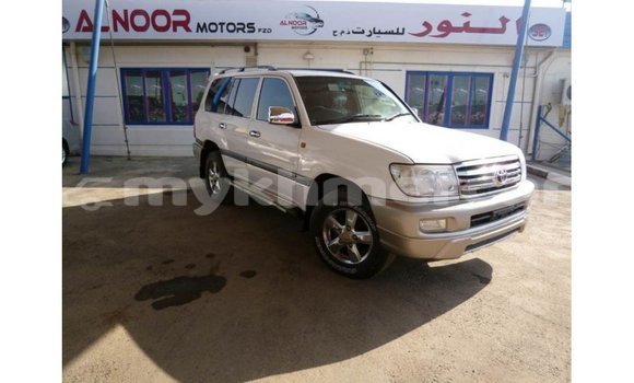 Acheter Import Voiture Toyota Land Cruiser Blanc à Import - Dubai, Kampot Province Acheter Import Voiture Toyota Land Cruiser Blanc à Import - Dubai, Kampot Province
