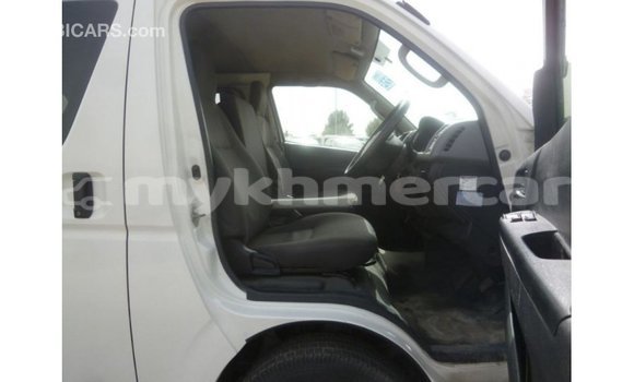 ទិញ នាំចូល Toyota Hiace White ឡាន} ក្នុង Import - Dubai ក្នុង Kampot Province ទិញ នាំចូល Toyota Hiace White ឡាន} ក្នុង Import - Dubai ក្នុង Kampot Province