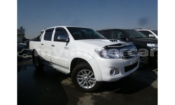 Buy Import Toyota Hilux White Car in Import - Dubai in Kampot Province Buy Import Toyota Hilux White Car in Import - Dubai in Kampot Province