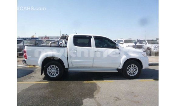 Buy Import Toyota Hilux White Car in Import - Dubai in Kampot Province Buy Import Toyota Hilux White Car in Import - Dubai in Kampot Province