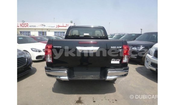 Acheter Import Voiture Toyota Hilux Noir à Import - Dubai, Kampot Province Acheter Import Voiture Toyota Hilux Noir à Import - Dubai, Kampot Province