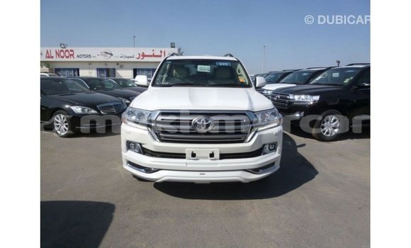 ទិញ នាំចូល Toyota Land Cruiser White ឡាន} ក្នុង Import - Dubai ក្នុង Kampot Province ទិញ នាំចូល Toyota Land Cruiser White ឡាន} ក្នុង Import - Dubai ក្នុង Kampot Province