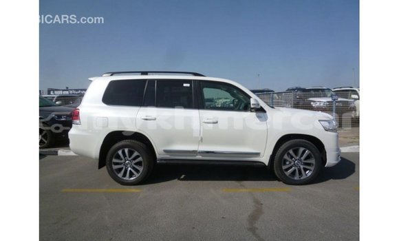 ទិញ នាំចូល Toyota Land Cruiser White ឡាន} ក្នុង Import - Dubai ក្នុង Kampot Province ទិញ នាំចូល Toyota Land Cruiser White ឡាន} ក្នុង Import - Dubai ក្នុង Kampot Province