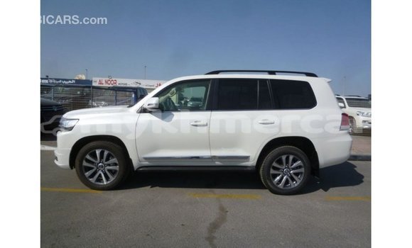 ទិញ នាំចូល Toyota Land Cruiser White ឡាន} ក្នុង Import - Dubai ក្នុង Kampot Province ទិញ នាំចូល Toyota Land Cruiser White ឡាន} ក្នុង Import - Dubai ក្នុង Kampot Province