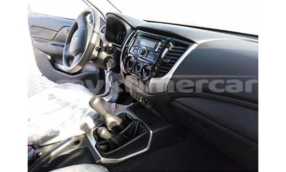 Acheter Import Voiture Mitsubishi L200 Blanc à Import - Dubai, Kampot Province Acheter Import Voiture Mitsubishi L200 Blanc à Import - Dubai, Kampot Province