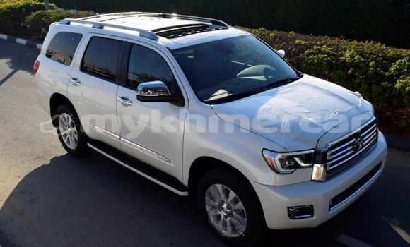 Acheter Import Voiture Toyota Sequoia Blanc à Import - Dubai, Kampot Province Acheter Import Voiture Toyota Sequoia Blanc à Import - Dubai, Kampot Province