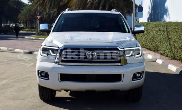 Acheter Import Voiture Toyota Sequoia Blanc à Import - Dubai, Kampot Province Acheter Import Voiture Toyota Sequoia Blanc à Import - Dubai, Kampot Province