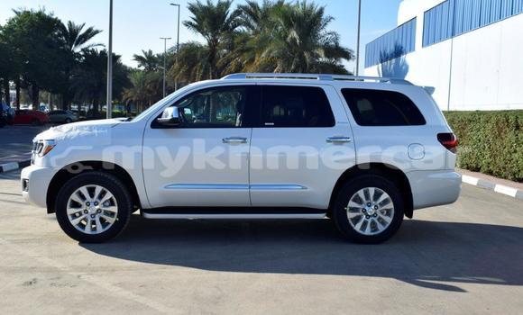 Acheter Import Voiture Toyota Sequoia Blanc à Import - Dubai, Kampot Province Acheter Import Voiture Toyota Sequoia Blanc à Import - Dubai, Kampot Province