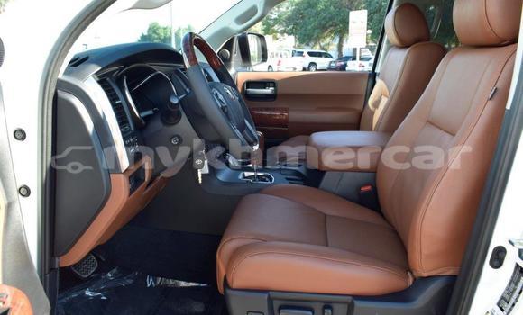 Acheter Import Voiture Toyota Sequoia Blanc à Import - Dubai, Kampot Province Acheter Import Voiture Toyota Sequoia Blanc à Import - Dubai, Kampot Province