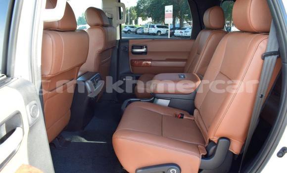 Acheter Import Voiture Toyota Sequoia Blanc à Import - Dubai, Kampot Province Acheter Import Voiture Toyota Sequoia Blanc à Import - Dubai, Kampot Province