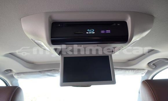 Acheter Import Voiture Toyota Sequoia Blanc à Import - Dubai, Kampot Province Acheter Import Voiture Toyota Sequoia Blanc à Import - Dubai, Kampot Province