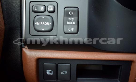 Acheter Import Voiture Toyota Sequoia Blanc à Import - Dubai, Kampot Province Acheter Import Voiture Toyota Sequoia Blanc à Import - Dubai, Kampot Province