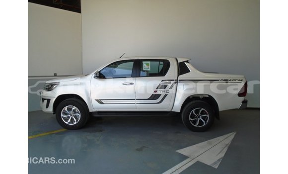 Acheter Import Voiture Toyota Hilux Blanc à Import - Dubai, Kampot Province Acheter Import Voiture Toyota Hilux Blanc à Import - Dubai, Kampot Province