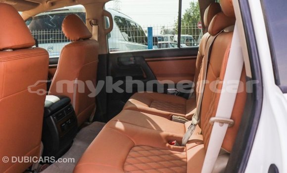 Buy Import Toyota Land Cruiser White Car in Import - Dubai in Kampot Province Buy Import Toyota Land Cruiser White Car in Import - Dubai in Kampot Province
