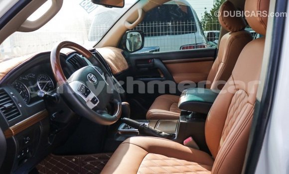Buy Import Toyota Land Cruiser White Car in Import - Dubai in Kampot Province Buy Import Toyota Land Cruiser White Car in Import - Dubai in Kampot Province