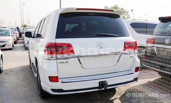 Buy Import Toyota Land Cruiser White Car in Import - Dubai in Kampot Province Buy Import Toyota Land Cruiser White Car in Import - Dubai in Kampot Province