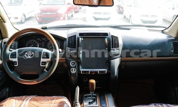 Buy Import Toyota Land Cruiser Black Car in Import - Dubai in Kampot Province Buy Import Toyota Land Cruiser Black Car in Import - Dubai in Kampot Province