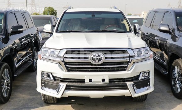 Buy Import Toyota Land Cruiser White Car in Import - Dubai in Kampot Province Buy Import Toyota Land Cruiser White Car in Import - Dubai in Kampot Province