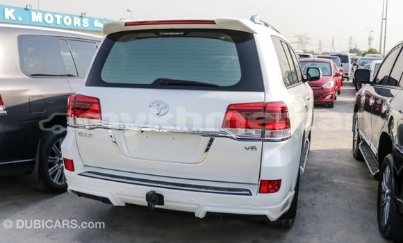 Buy Import Toyota Land Cruiser White Car in Import - Dubai in Kampot Province Buy Import Toyota Land Cruiser White Car in Import - Dubai in Kampot Province