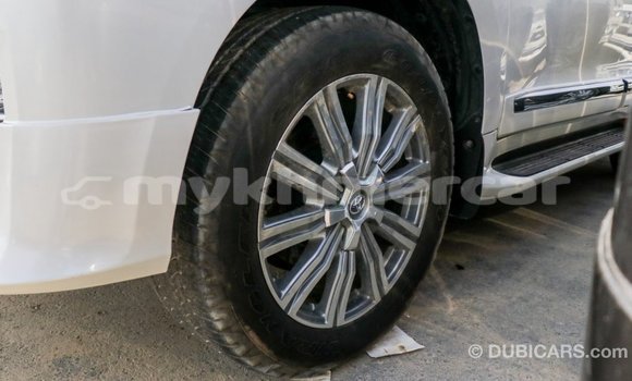 Buy Import Toyota Land Cruiser White Car in Import - Dubai in Kampot Province Buy Import Toyota Land Cruiser White Car in Import - Dubai in Kampot Province