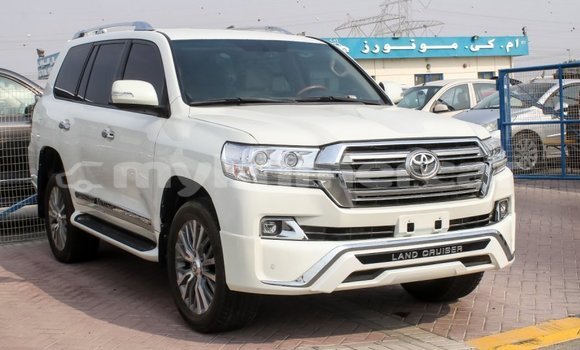 Buy Import Toyota Land Cruiser White Car in Import - Dubai in Kampot Province Buy Import Toyota Land Cruiser White Car in Import - Dubai in Kampot Province