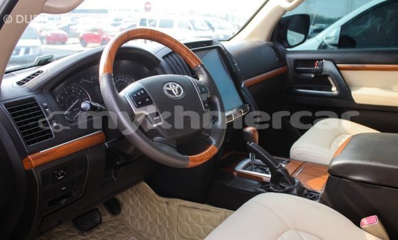 Buy Import Toyota Land Cruiser White Car in Import - Dubai in Kampot Province Buy Import Toyota Land Cruiser White Car in Import - Dubai in Kampot Province