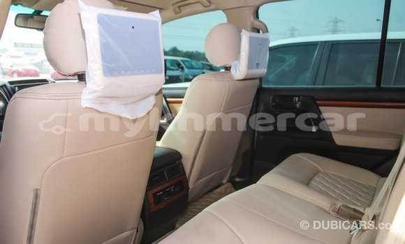 Buy Import Toyota Land Cruiser White Car in Import - Dubai in Kampot Province Buy Import Toyota Land Cruiser White Car in Import - Dubai in Kampot Province