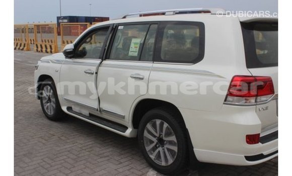 Buy Import Toyota Land Cruiser White Car in Import - Dubai in Kampot Province Buy Import Toyota Land Cruiser White Car in Import - Dubai in Kampot Province
