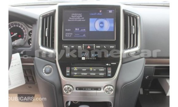 Buy Import Toyota Land Cruiser White Car in Import - Dubai in Kampot Province Buy Import Toyota Land Cruiser White Car in Import - Dubai in Kampot Province