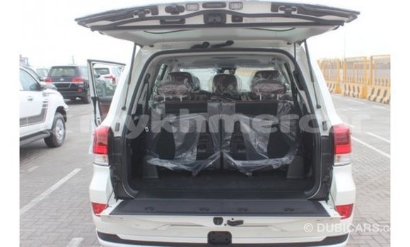 Buy Import Toyota Land Cruiser White Car in Import - Dubai in Kampot Province Buy Import Toyota Land Cruiser White Car in Import - Dubai in Kampot Province