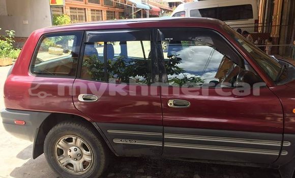 Acheter Occasion Voiture Toyota RAV4 Rouge à Phnom Penh, Phnom Penh Acheter Occasion Voiture Toyota RAV4 Rouge à Phnom Penh, Phnom Penh