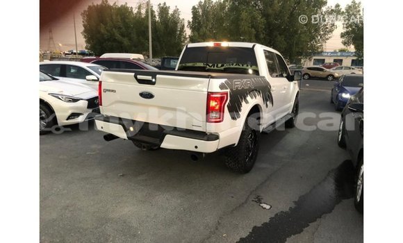 Acheter Import Voiture Ford V8 Blanc à Import - Dubai, Kampot Province Acheter Import Voiture Ford V8 Blanc à Import - Dubai, Kampot Province