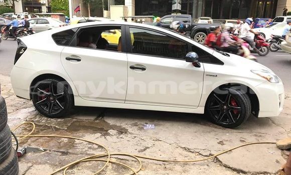 Acheter Occasion Voiture Toyota Prius Blanc à Phnom Penh, Phnom Penh Acheter Occasion Voiture Toyota Prius Blanc à Phnom Penh, Phnom Penh