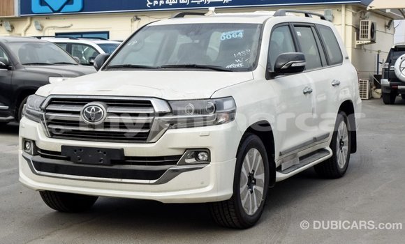 Acheter Import Voiture Toyota Land Cruiser Blanc à Import - Dubai, Kampot Province Acheter Import Voiture Toyota Land Cruiser Blanc à Import - Dubai, Kampot Province