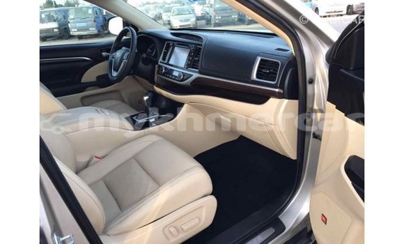 ទិញ នាំចូល Toyota Highlander Beige ឡាន} ក្នុង Import - Dubai ក្នុង Kampot Province ទិញ នាំចូល Toyota Highlander Beige ឡាន} ក្នុង Import - Dubai ក្នុង Kampot Province