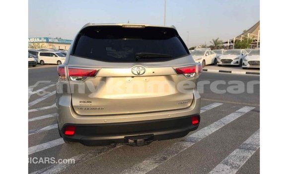 ទិញ នាំចូល Toyota Highlander Beige ឡាន} ក្នុង Import - Dubai ក្នុង Kampot Province ទិញ នាំចូល Toyota Highlander Beige ឡាន} ក្នុង Import - Dubai ក្នុង Kampot Province