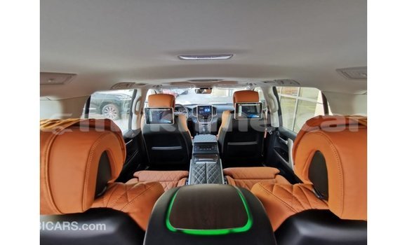 Acheter Import Voiture Toyota Land Cruiser Noir à Import - Dubai, Kampot Province Acheter Import Voiture Toyota Land Cruiser Noir à Import - Dubai, Kampot Province