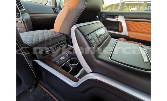 Acheter Import Voiture Toyota Land Cruiser Noir à Import - Dubai, Kampot Province Acheter Import Voiture Toyota Land Cruiser Noir à Import - Dubai, Kampot Province