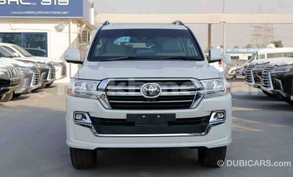 Acheter Import Voiture Toyota Land Cruiser Blanc à Import - Dubai, Kampot Province Acheter Import Voiture Toyota Land Cruiser Blanc à Import - Dubai, Kampot Province
