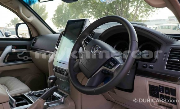 Acheter Import Voiture Toyota Land Cruiser Blanc à Import - Dubai, Kampot Province Acheter Import Voiture Toyota Land Cruiser Blanc à Import - Dubai, Kampot Province