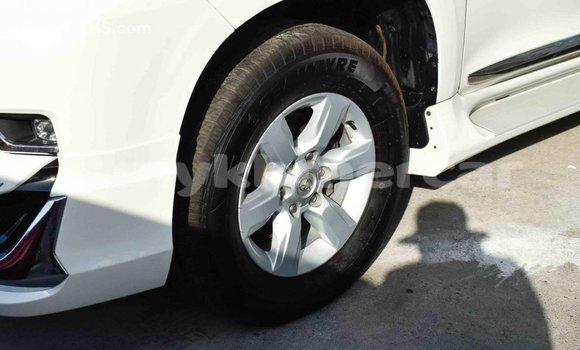 Buy Import Toyota Prado White Car in Import - Dubai in Kampot Province Buy Import Toyota Prado White Car in Import - Dubai in Kampot Province