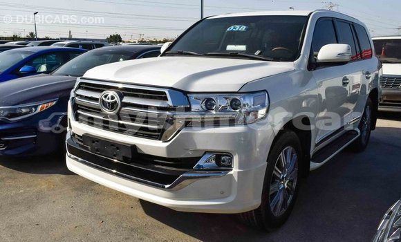 Buy Import Toyota Land Cruiser White Car in Import - Dubai in Kampot Province Buy Import Toyota Land Cruiser White Car in Import - Dubai in Kampot Province