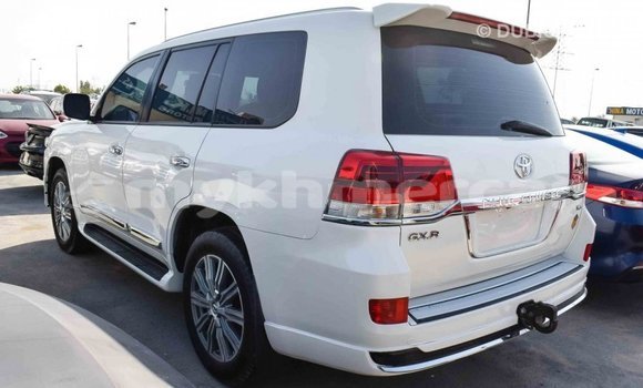 Buy Import Toyota Land Cruiser White Car in Import - Dubai in Kampot Province Buy Import Toyota Land Cruiser White Car in Import - Dubai in Kampot Province