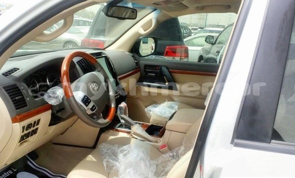Buy Import Toyota Land Cruiser Other Car in Import - Dubai in Kampot Province Buy Import Toyota Land Cruiser Other Car in Import - Dubai in Kampot Province